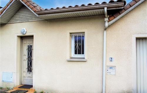 3 Bedroom Cozy Home In Vic-en-bigorre