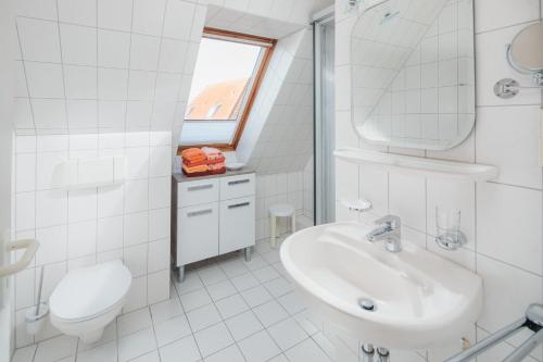 Bathroom, Haus Dwarslooper - Wohnung Luntje near Norderney Airport
