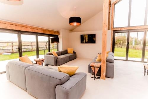 Beautiful Barn Conversion Close To The Broads in Dilhema