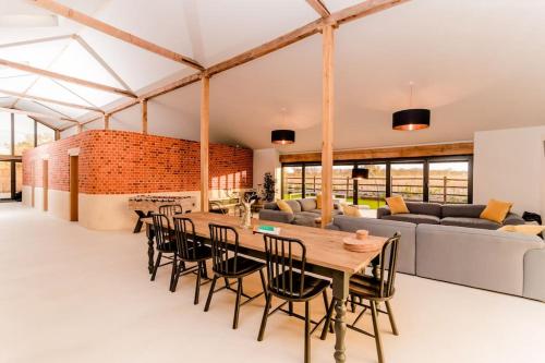 Beautiful Barn Conversion Close To The Broads in Dilhema