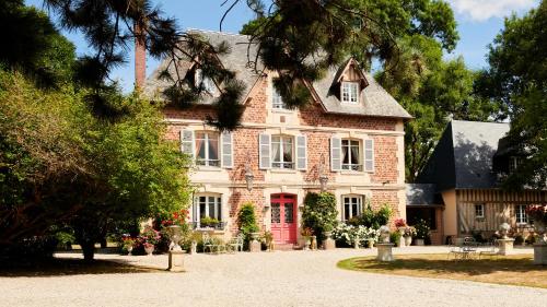 B&B Deauville - Manoir des Lions de Tourgéville - Bed and Breakfast Deauville