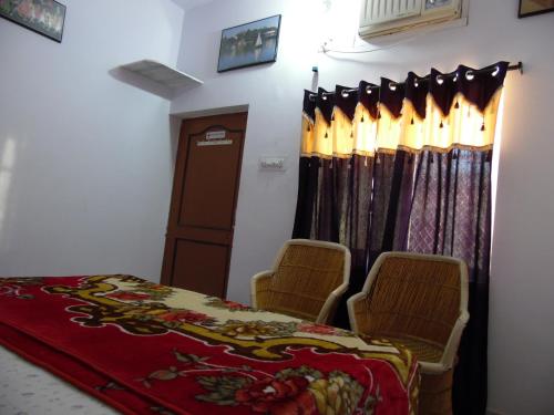 Standard Double Room image 10