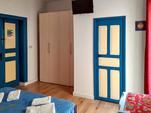 Don Vito's Apartments – Castellammare del Golfo, CA