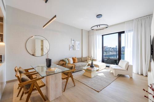 2BR with Sea & Pool Views Port de La Mer, Dubaj (fotografie 4)