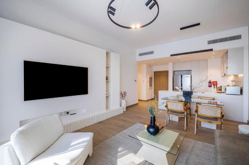 2BR with Sea & Pool Views Port de La Mer, Dubaj (fotografie 7)