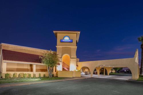 Days Inn by Wyndham Del Rio