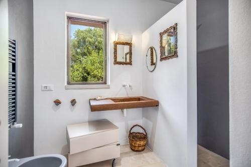 Trulli cicale e olive Trulli cicale e olive