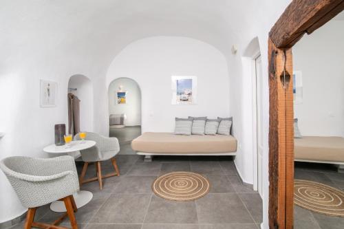 Vogue Suites Room Type - Cave Suite With Caldera & Sea View