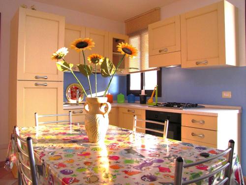 Alsave CaseSicule Sea View Apartment with Veranda and Terrace 50 mt from the Beach Wi-Fi - image 11