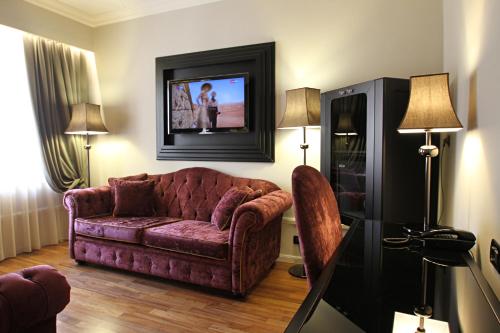 Deluxe Room image 10