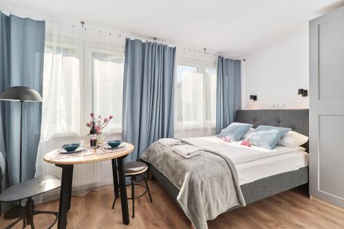 City Center Studio Apartment Wrocław by Noclegi Renters, Вроцлав