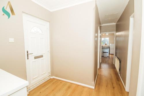 Laburnum View - image 14
