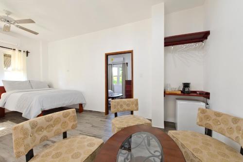 414814491 Parrot Cove Lodge