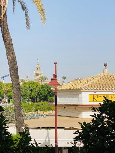 Betis a la Orilla del Guadalquivir & Vistas a la Giralda, Sevilla (Foto 6)