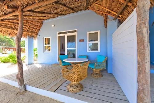 414820010 Parrot Cove Lodge