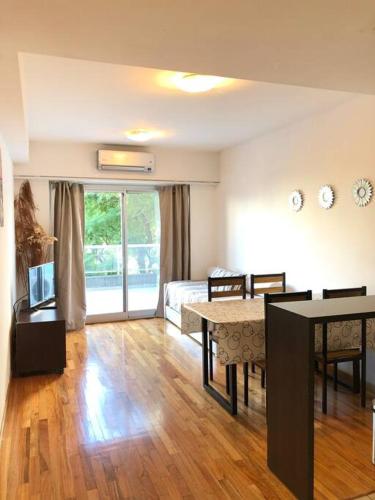 Facilities, Avenida Federico Lacroze 3-5 in Chacarita