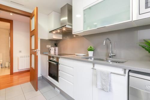Sant Sebastià Moderno apartamento a 100 metros de la playa - image 3