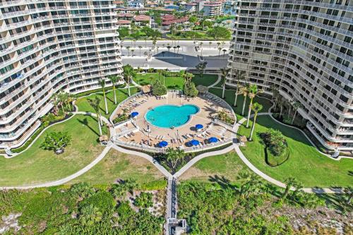 Two-Bedroom Apartment with Balcony and Sea View image 10