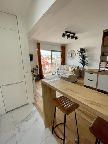 Superb top floor studio, Biarritz center. - Location saisonnière - Biarritz