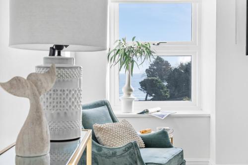 The Seaview Suites and Ground Floor Suite at The Corbyn Apartments, Торки