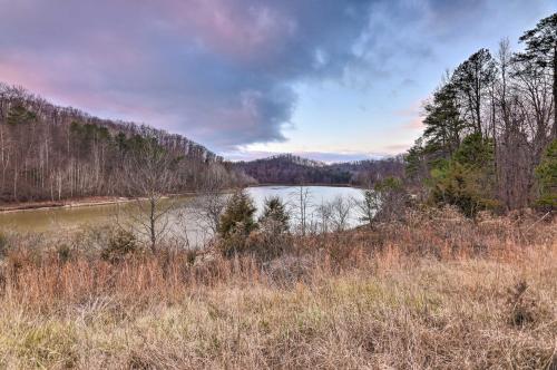 Cozy Yatesville Lake Cabin Rental in Louisa! in Louisa, USA