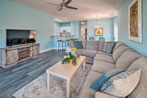 3-Bedroom Condo in Myrtle Beach with Pool! in Myrtle Beach, USA