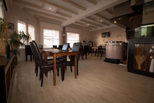 Étterem, Hotel Pacific in Calais Városközpont