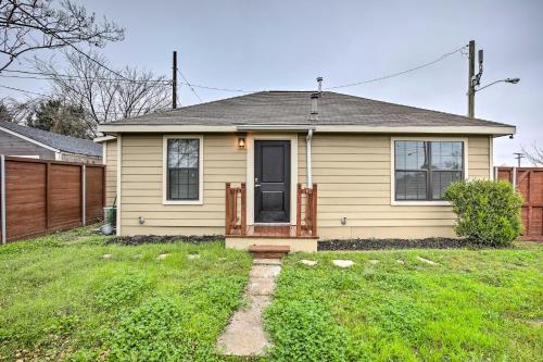 Updated East Dallas Home about 4 Mi to Dtwn! in 코로나도 힐
