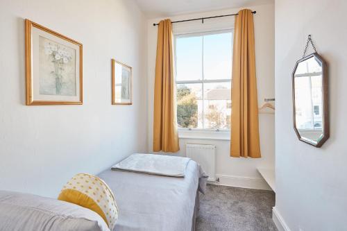 Beautiful Sea View Apartment in St Leonards on Sea