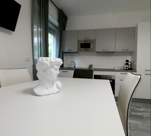 Vatican Inside Apartment - image 11