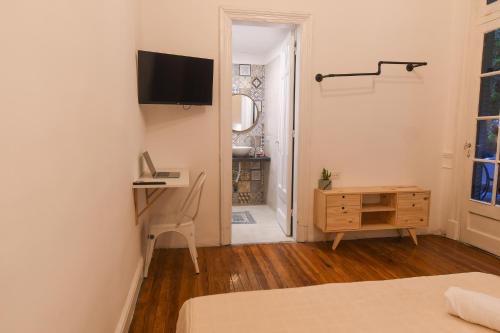 Double Room image 2