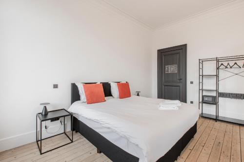 Ribas Guestrooms - Tap to explore photos