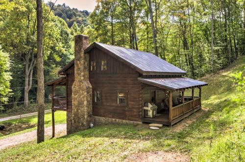 Scenic Trade Cabin with Deck near Boone and App State! - image 10