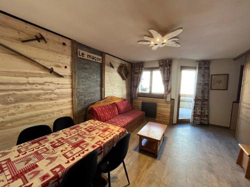 Apartment (6 Adults)