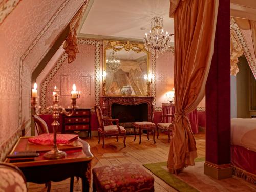 room detail thumbnail 1