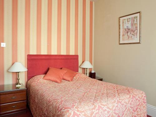The Carlton - image 11