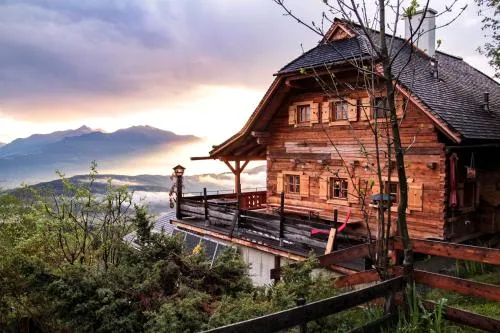 Die Mirnockhütte in Ferndorf, Österreich