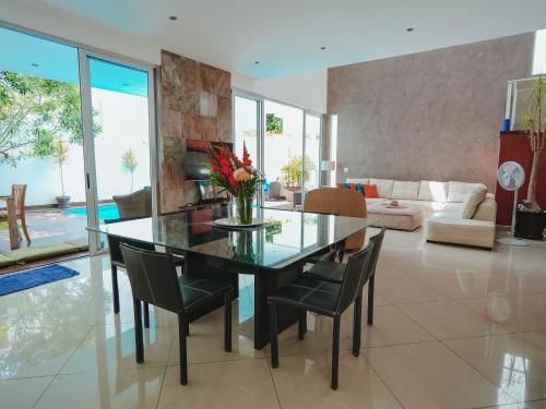 Spacious Luxury Home, Cancún (photo 8)