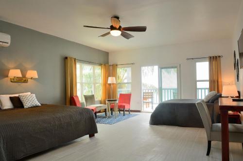 414885271 Parrot Cove Lodge