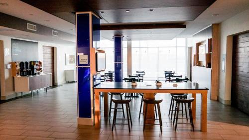 Food and beverages, Holiday Inn Express & Suites Blythe by IHG in Blythe (CA)