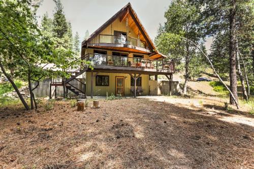 Riverside Winthrop Chalet with Hot Tub and 2 Decks!