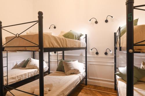 1 bunk bed
