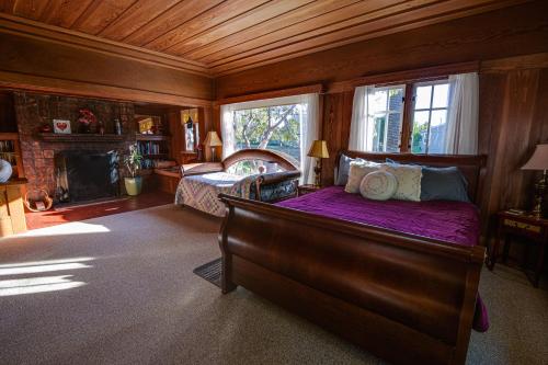 The Colonial Inn - image 10