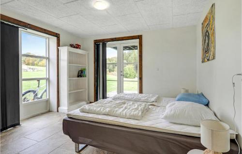 6 Bedroom Cozy Home In Gudhjem