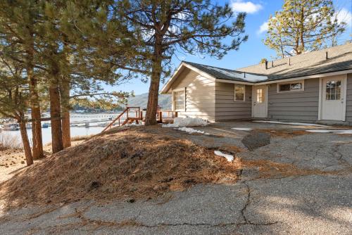 Lakefront Retreat by Big Bear Cool cabins