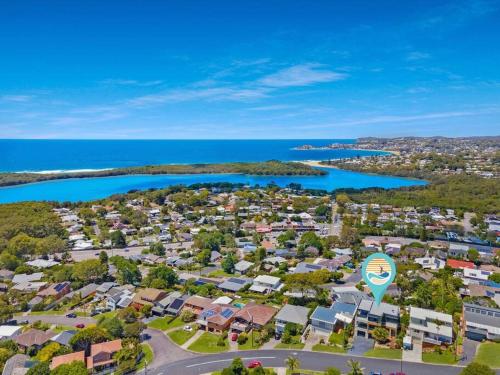 Luxe Terrigal beach Ocean View with Infinity pool in Wamberal