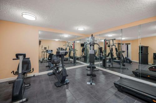 Best Western Mount Pleasant Inn - image 10