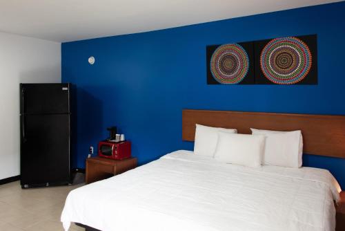 American Inn - image 6