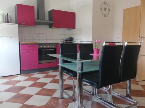 Two-Bedroom Apartment with Balcony image 3
