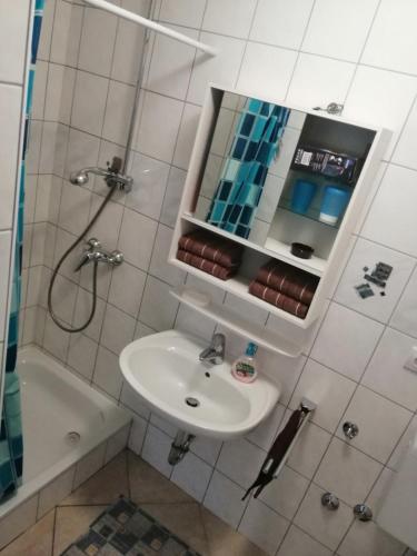Two-Bedroom Apartment with Balcony and Sea View image 6